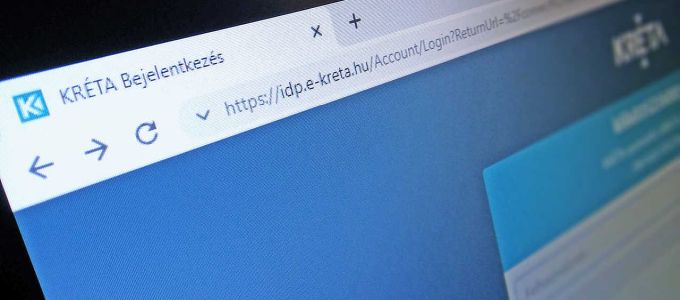 Vádat emeltek két középiskolás ellen, akik hiányzásokat töröltek az elektronikus naplóból