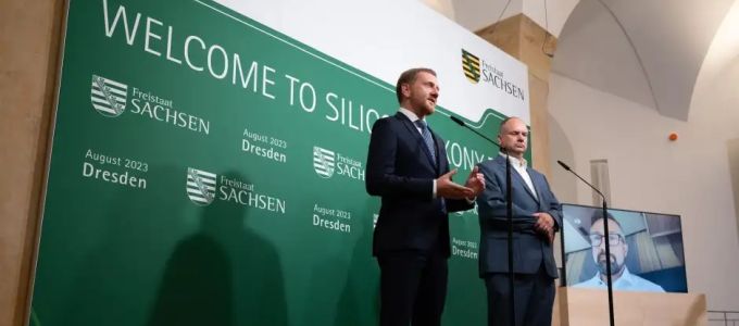 Drezdában épül fel a TSMC elsõ európai chipgyára