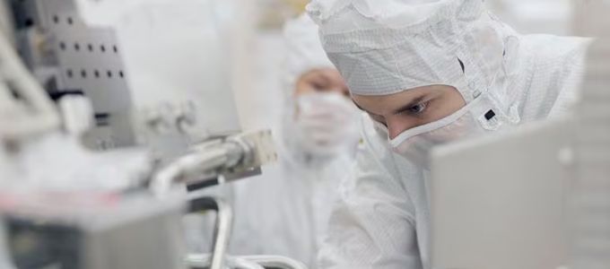 Triplázza a tranzisztorok sûrûségét az ASML új szupergépe