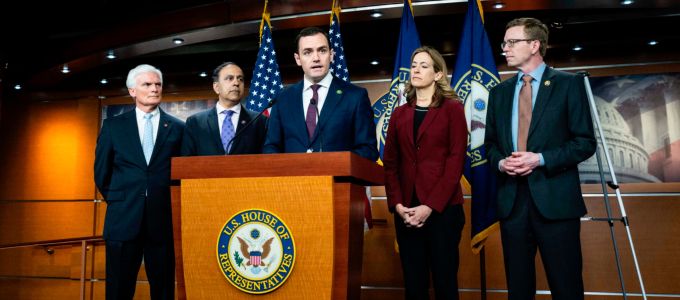 Az amerikai képviselõház elfogadta a TikTok eladásának kikényszerítését