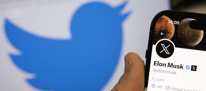 Lassan tényleg átvált a Twitter az X márkanévre