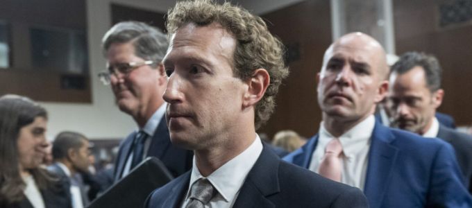 Mark Zuckerberg közölte, hogy a Fehér Ház nyomására cenzúráztak COVID-19 tartalmakat 2021-ben