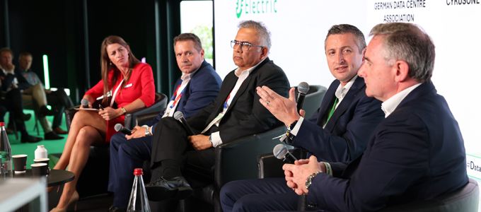 Katasztrófális hírneve van az adatközpontoknak a közvéleményben