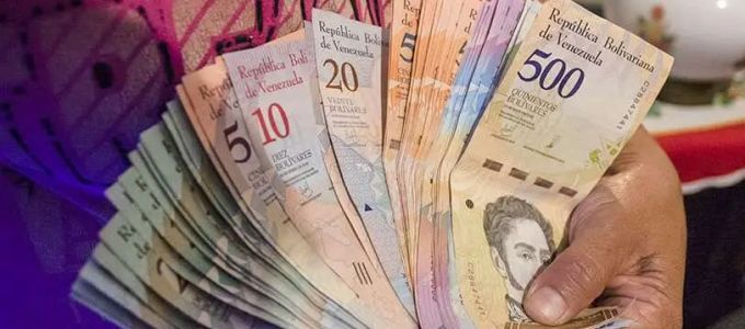 Venezuela a dollárhiány miatt a kriptovaluták felé fordul