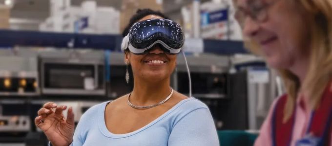 Lassan kezdi megtalálni közönségét az Apple méregdrága VR-szemüvege