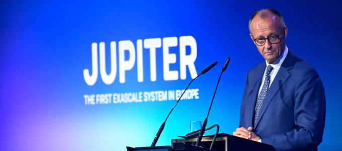 Kölnben avatták fel az elsõ európai exascale kategóriás szuperszámítógépet