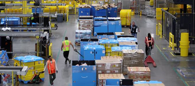 250 000 munkavállalót vesz fel az ünnepi szezonra az Amazon