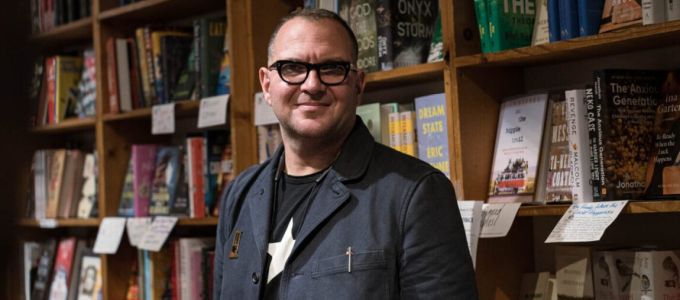 Cory Doctorow szavakból kovácsolt fegyvert a nagy technológiai cégek ellen