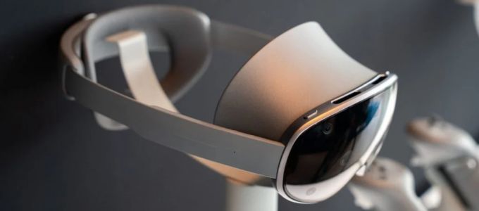 A Samsung bemutatta az elsõ Android XR headsetet 1800 dolláros áron