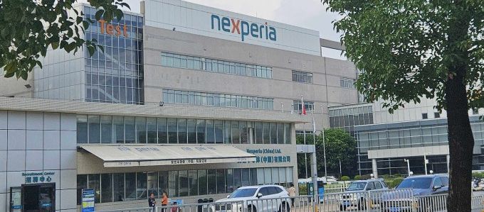 Hollandia visszaadta a kínaiaknak a Nexperia chipgyártó irányítását