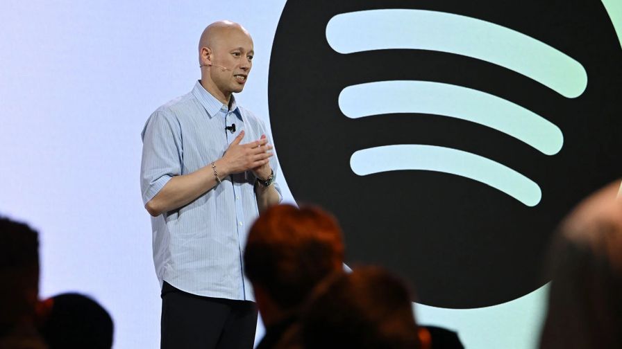 A Spotify vezetõje megvédte az MI által generált zenéket