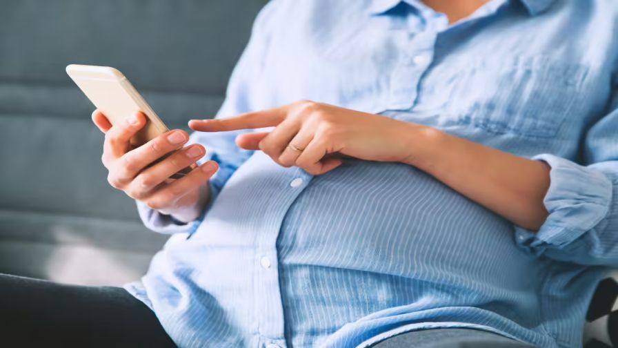 Két új kutatás szerint a telefonok alakíthatták át a családalapítási szokásokat