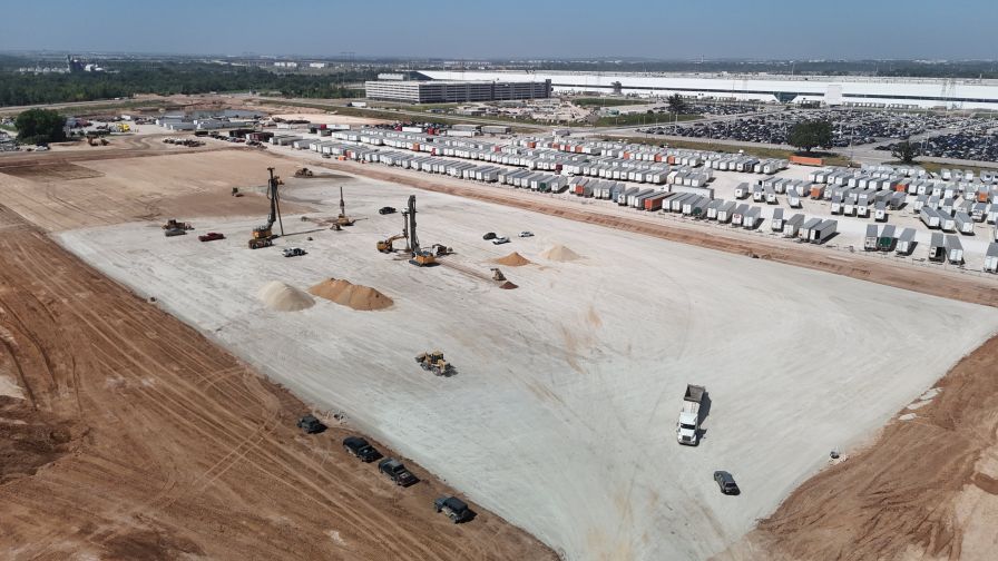 Musk Terafabja minden eddiginél nagyobb chipgyár lehet