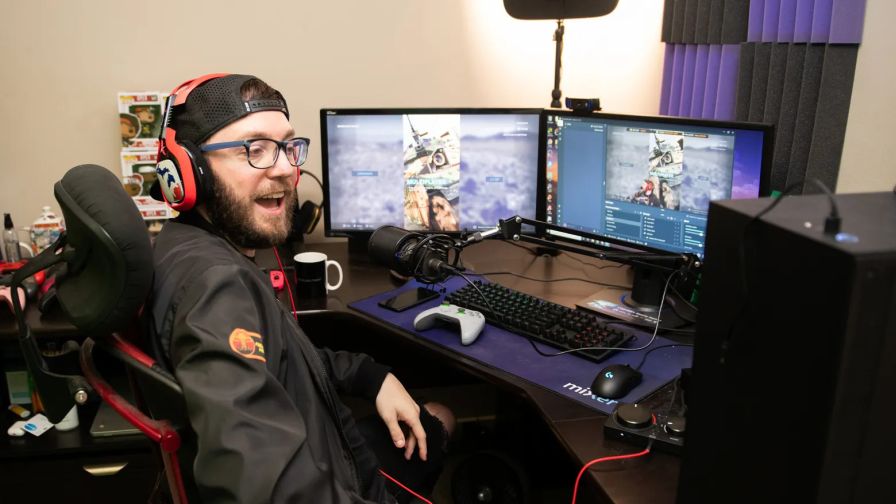 Twitch felhasználók streamjein tanul az Amazon MI-je, és alapból mindenkit bevontak a programba