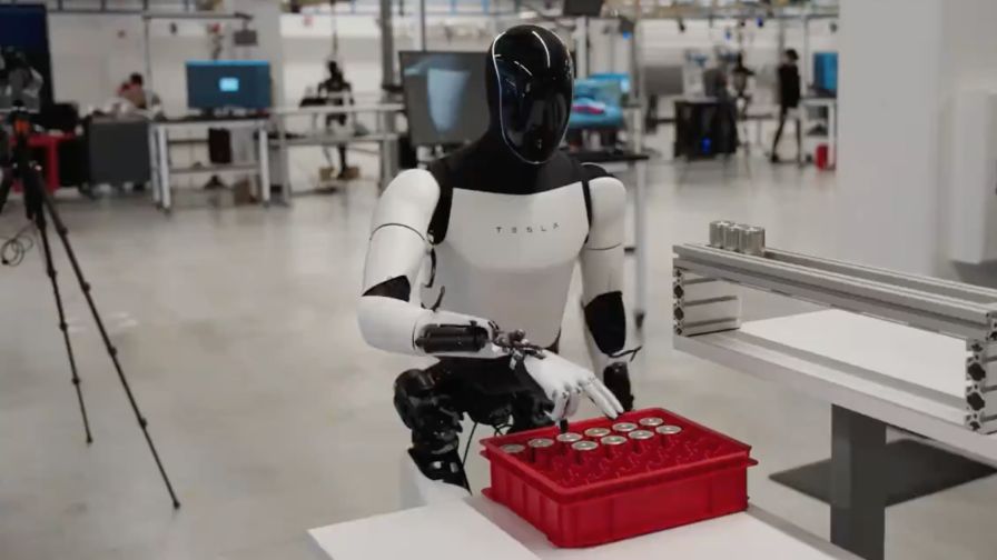 A Tesla dolgozói nem akarják betanítani saját robotikus utódaikat