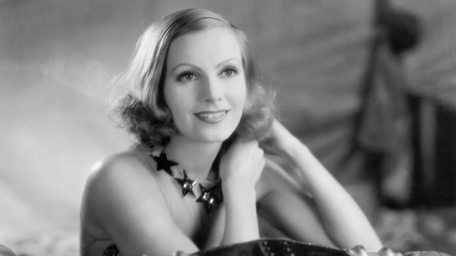 Greta Garbo MI által létrehozott hasonmása szerepel egy svéd vállalat reklámjában