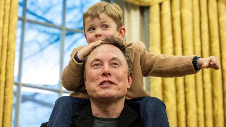 Elon Musk jövőre minden amerikai gyereknek adna egy SpaceX részvényt